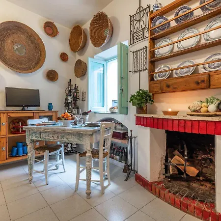 Holiday home Civico 11 *